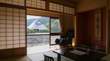 客室内のダイニングエリア / 17