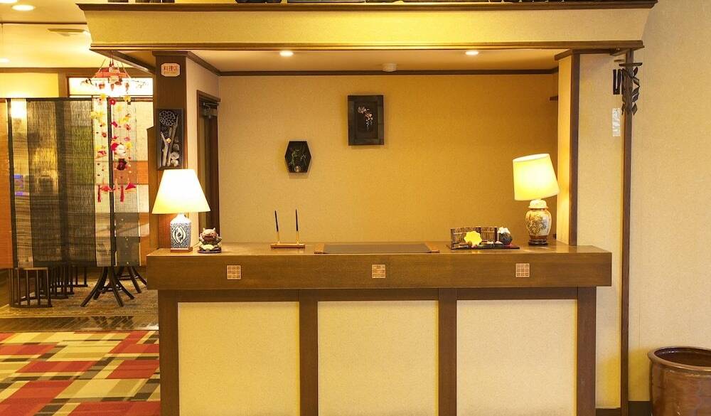 コンシェルジュ デスク / 2