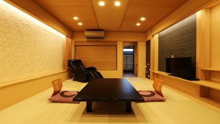 デラックス和室　半露天風呂付１２畳和室 [和室] [禁煙] [マウンテンビュー]