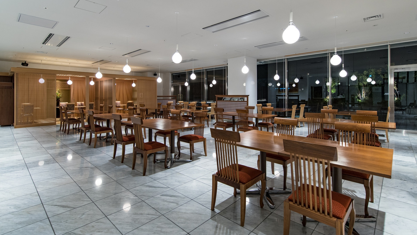 レストラン「庭の食卓・四季」①