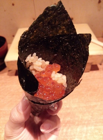 「秀徳 2号店」料理 586151 シメはイクラ　有明の海苔巻き
