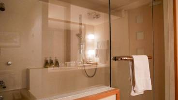 お鷹棟 洋室 バスルーム / 4