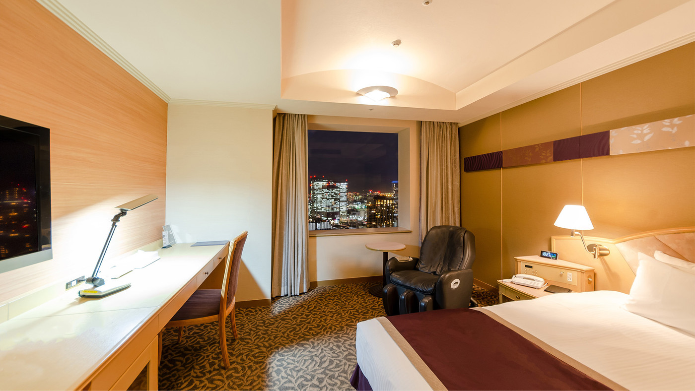 都心の光に包まれるリバービューに息を飲む4009582