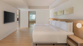 プレジデンシャル スイート ダブルベッド 2 台 ガーデンビュー