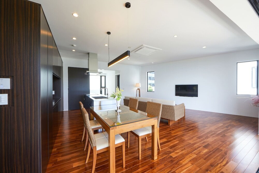 客室内のダイニングエリア