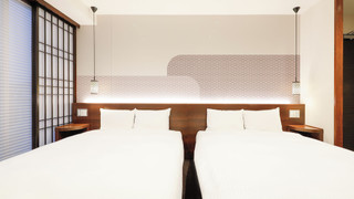 Family Room with Breakfast