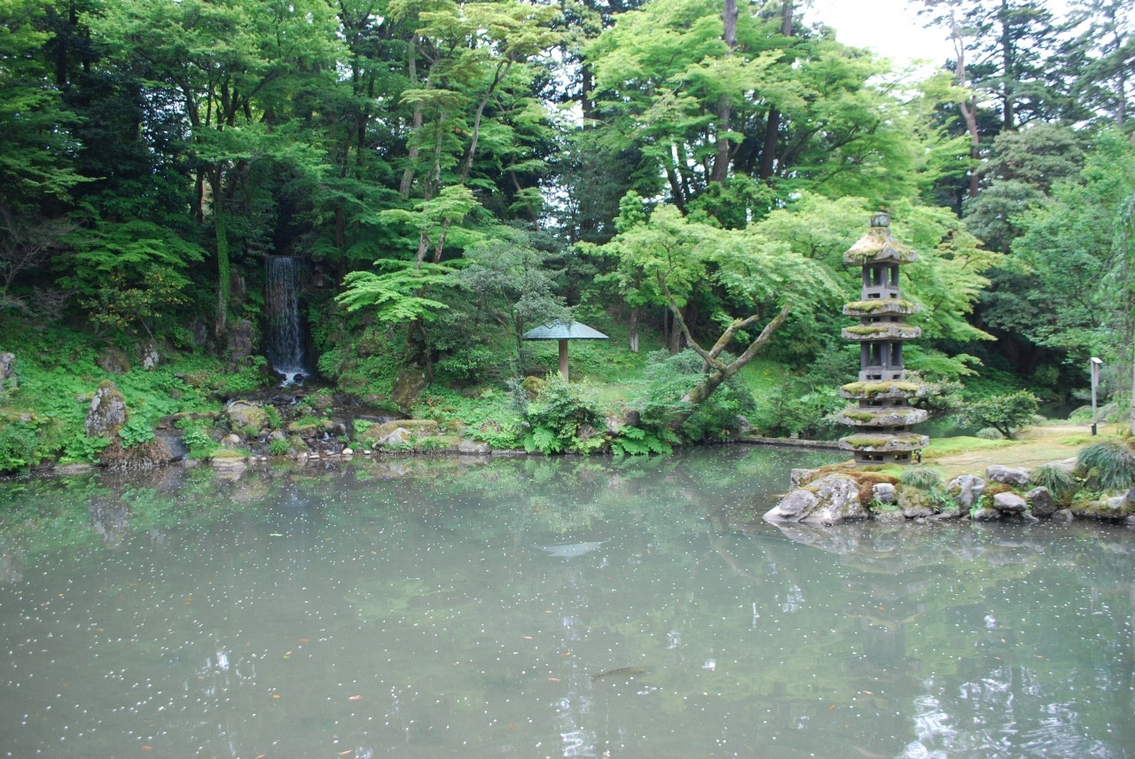 兼六園最古の作庭「瓢池」と趣のある「翠滝」14678
