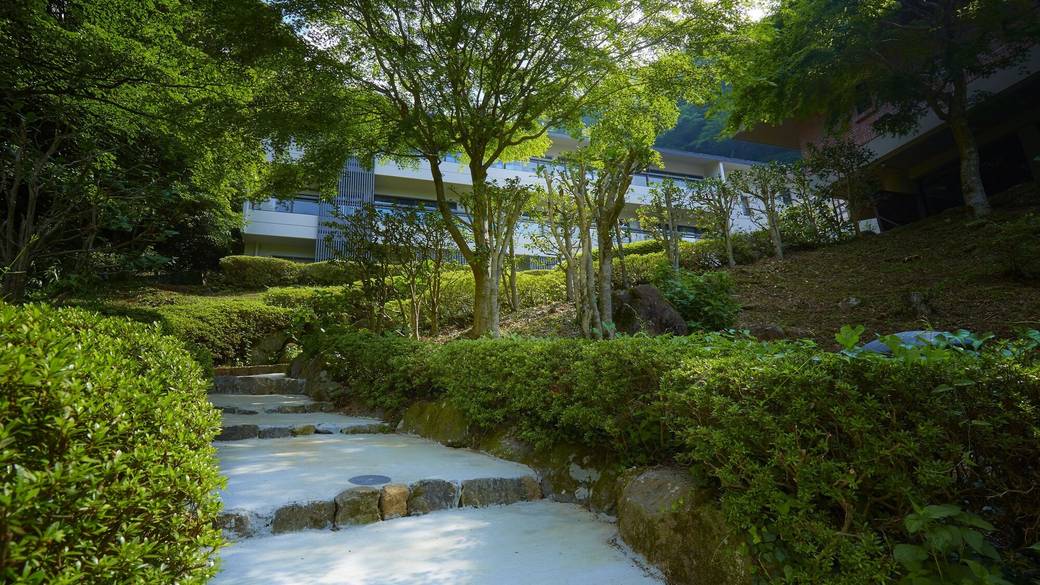 穏やかな自然と
温かな気持ちを備えた宿へ / 2
