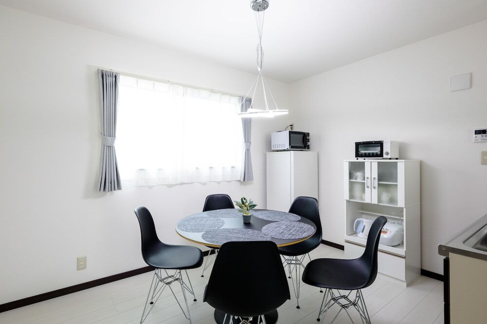 客室内のダイニングエリア