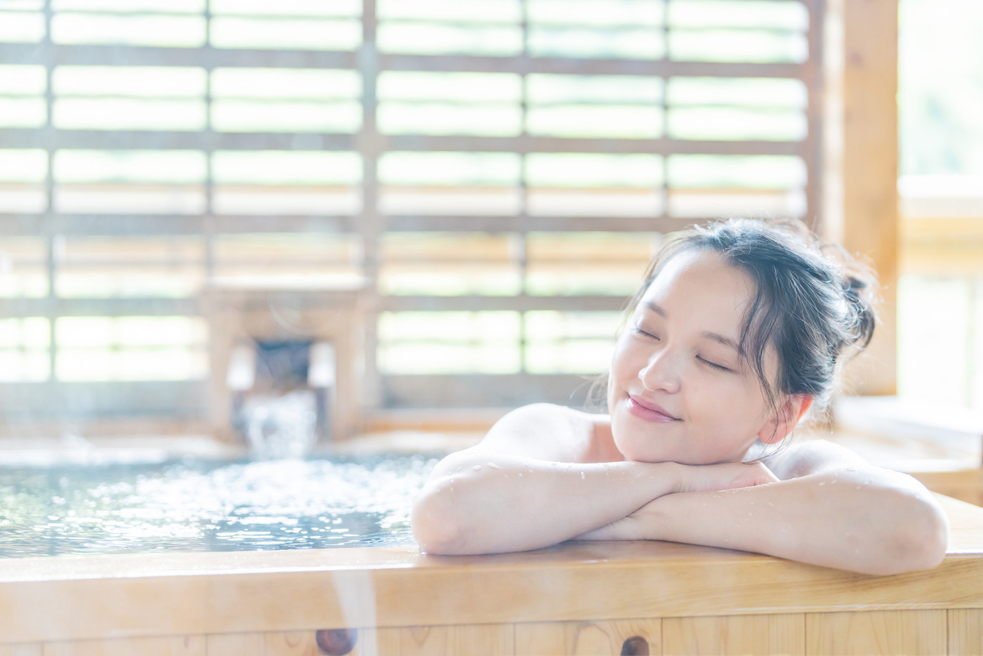 温泉 露天風呂 女子旅