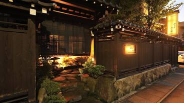 施設の入り口 / 7