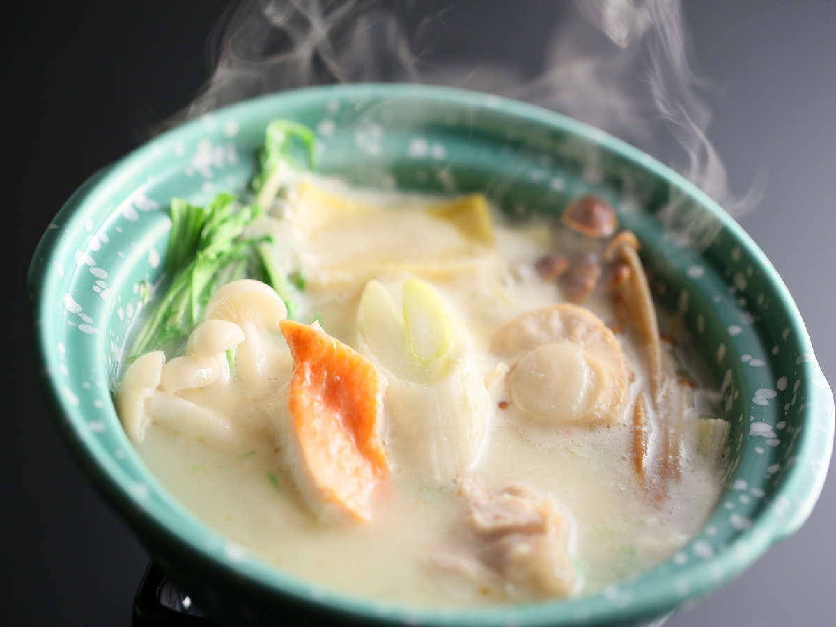 高台の露天風呂のあとは、温泉を“食べて”楽しもう3380114