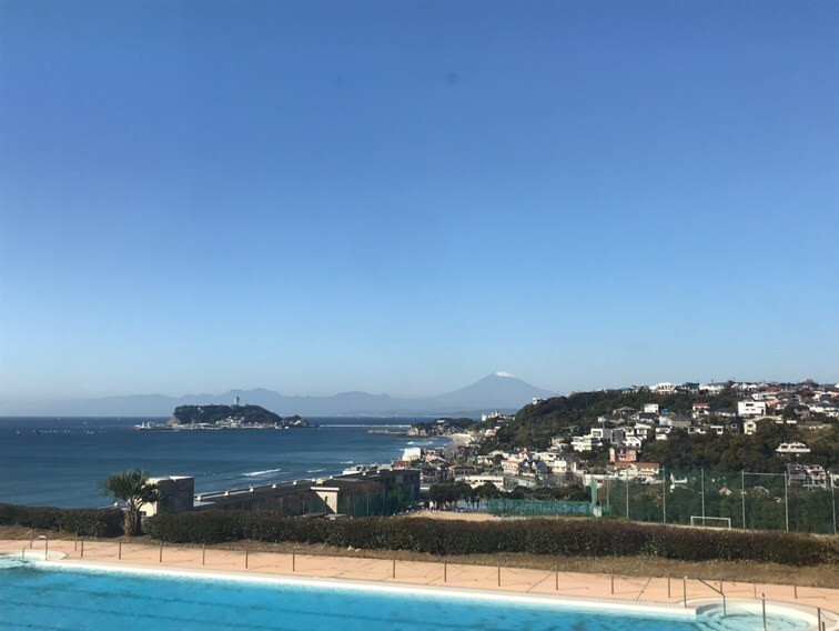 客室から見える朝の海