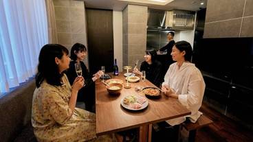 客室内のダイニングエリア / 26