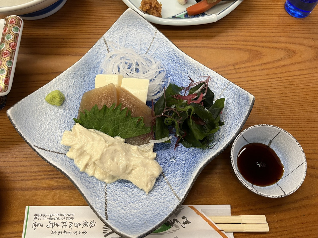 夕食の一品（湯葉・こんにゃく・豆腐の刺身）