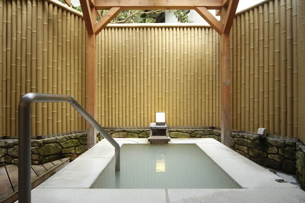 24時間入れる天然温泉がうれしい。カラフルな浴衣にテンションアップ♪3934514