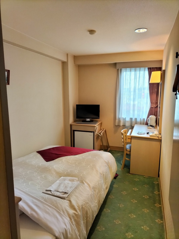 古さは否めないシングルルーム。