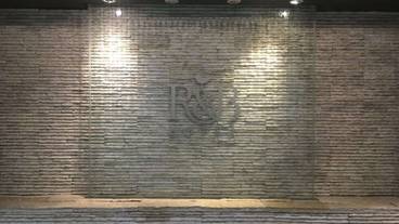 施設の入り口 / 8