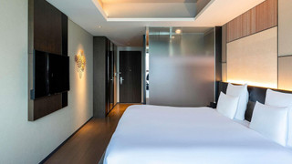 スーペリア ルーム キングベッド 1 台 エグゼクティブラウンジアクセス (Executive)