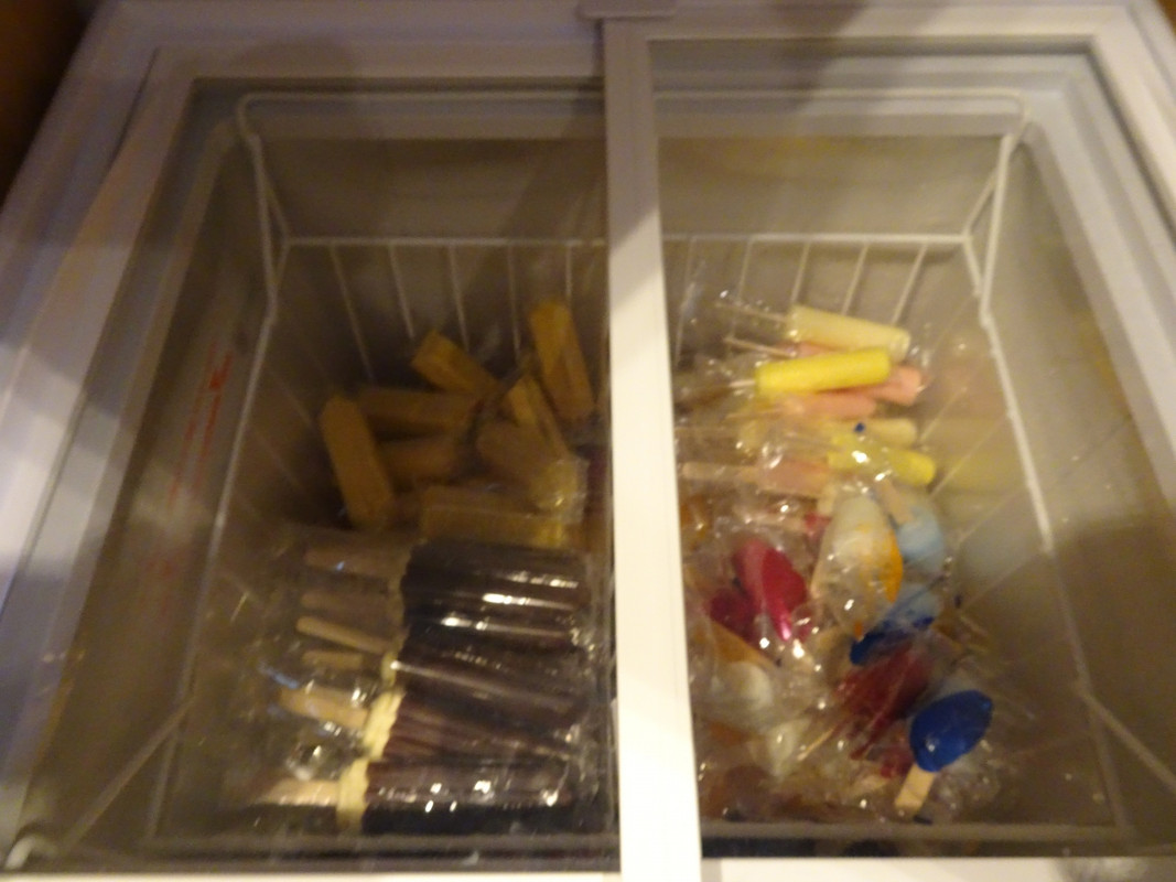 夜はアイスのサービスです