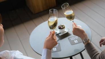 H BARのフリーフロー（飲み放題） / 2