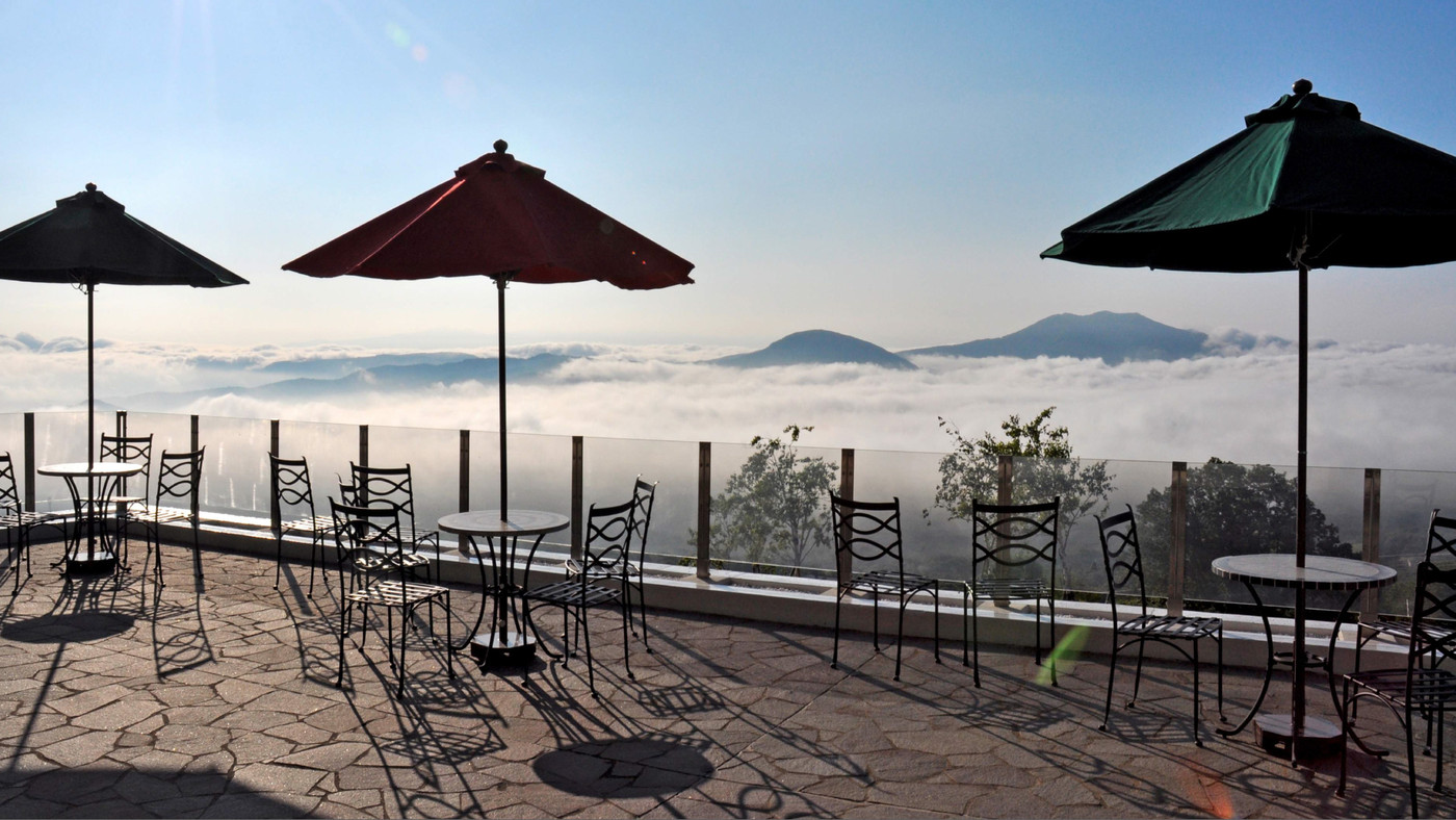 まるで空に浮かんでいるみたい。雲海の広がる高原ホテルで非日常感にひたる3491876