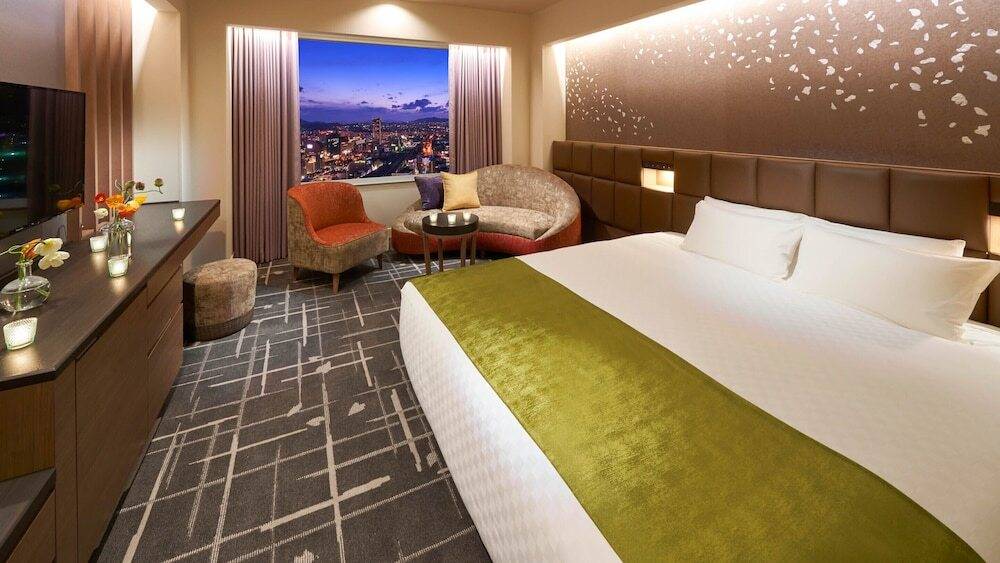 タワーフロア客室から見える夜景 / 2