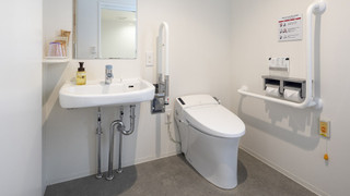 ユニバーサルクイーンベッドルーム 個室