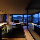 全室オーシャンビュー
温泉露天風呂で寛ぐ / 5