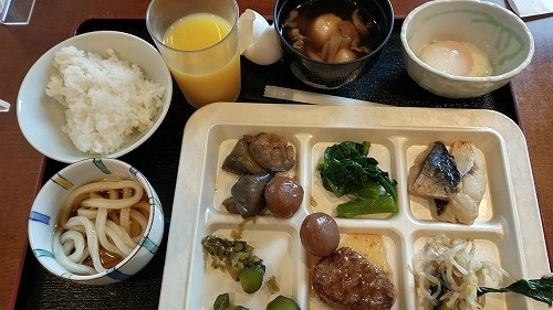 朝食は山形の芋煮、玉こんにゃく