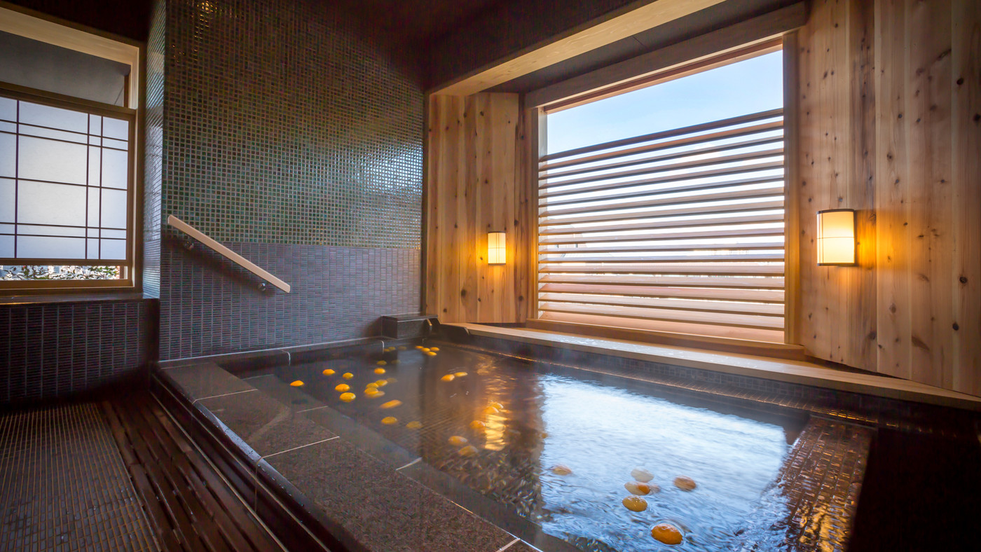 「八坂の塔」を眺めて暦湯も楽しめる貸切風呂3959769