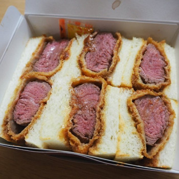 「レストラン ヨコオ 大阪のれんめぐり店」 料理 140584678 厚切り牛カツサンド(Ｒサイズ)！