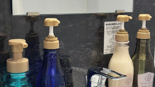 エコノミー ダブルルーム クイーンベッド 1 台