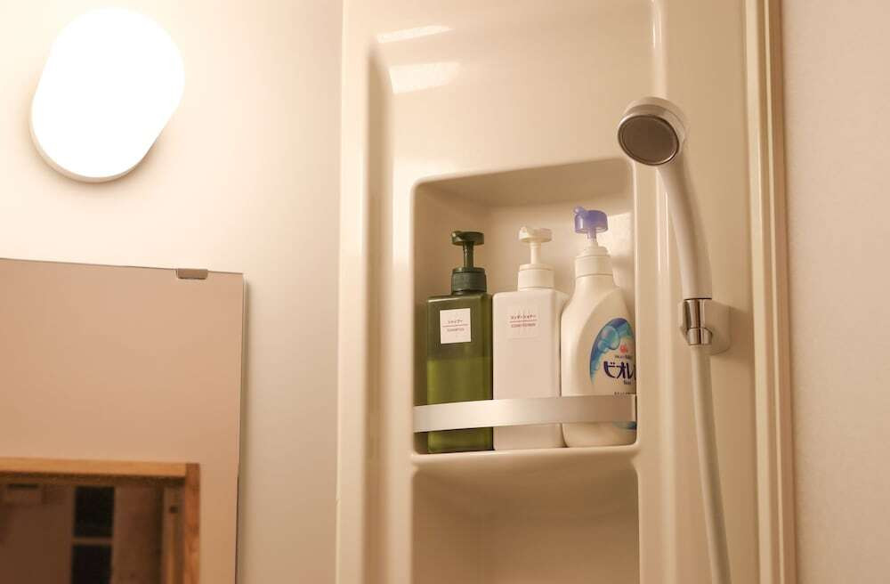 バスルームのシャワー