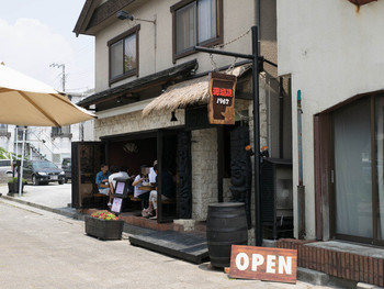「珊瑚礁 本店」外観 766255 