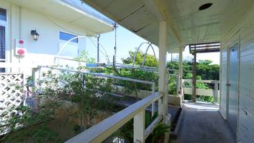 施設の入り口 / 15