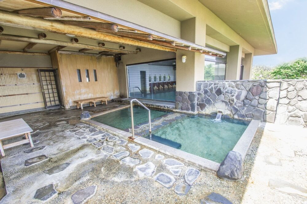 高台に建つ、湯巡りも楽しい老舗旅館4273100