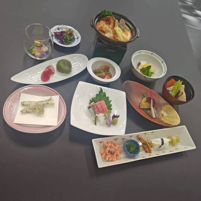 旅館のお食事処
