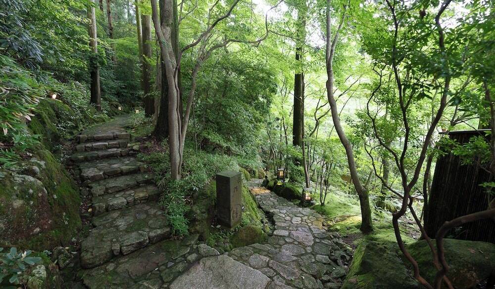 高低差のある庭園 / 1