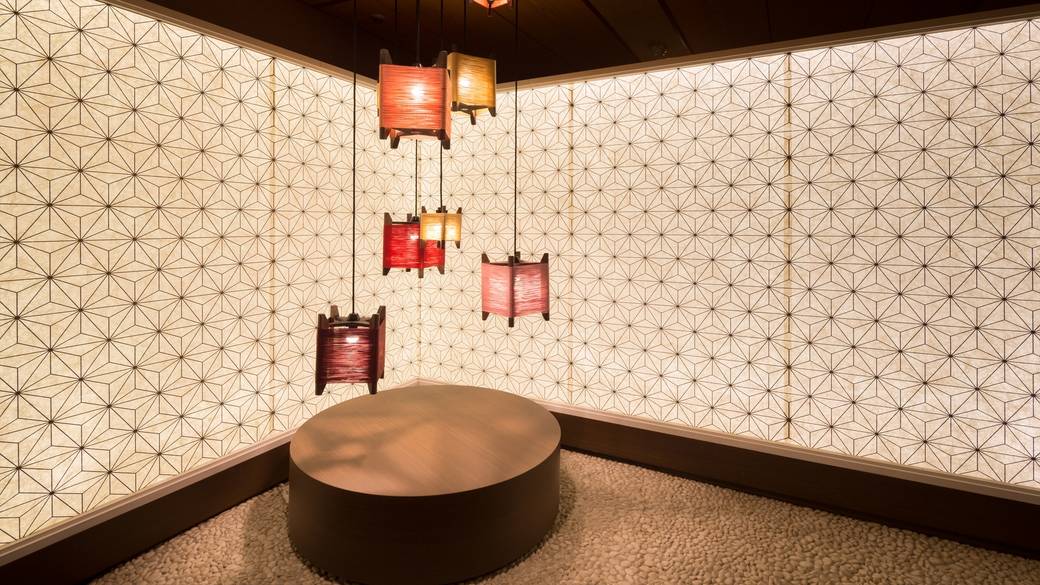 絹の糸巻を模した「ゆめ灯り」 / 5