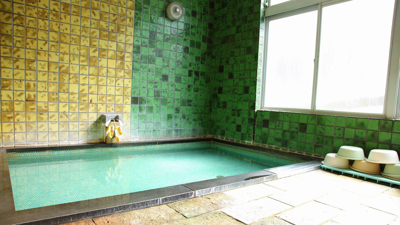 天然温泉のお風呂はゆったり入れるサイズ◎4256962