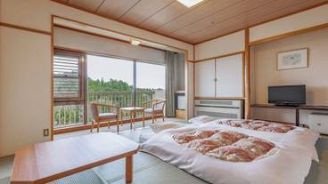 客室 / 30