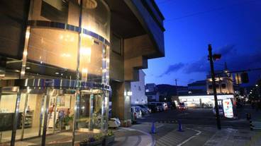 施設の入り口 / 9