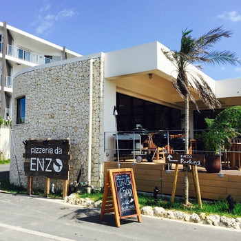 「pizzeria da ENZO」 外観 46487066 隣にはリゾートマンション建設中