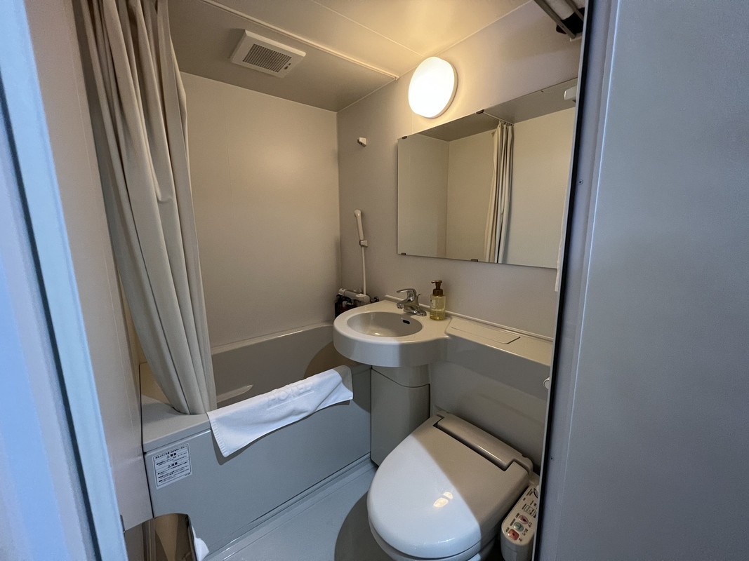 深めのバスタブ