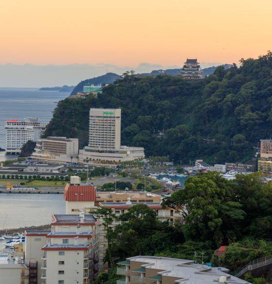 夕暮れ時の庭園を
ゆったり散策♪ / 2