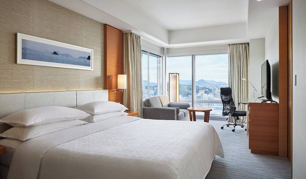 キングベッド1台 コーナー / 1