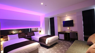 デラックス ツインルーム (ユニットタイプバスルーム、トイレ仕切り、シャワーブース)