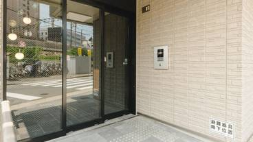 施設の入り口 / 6