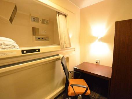 熊本カプセルホテル / 4